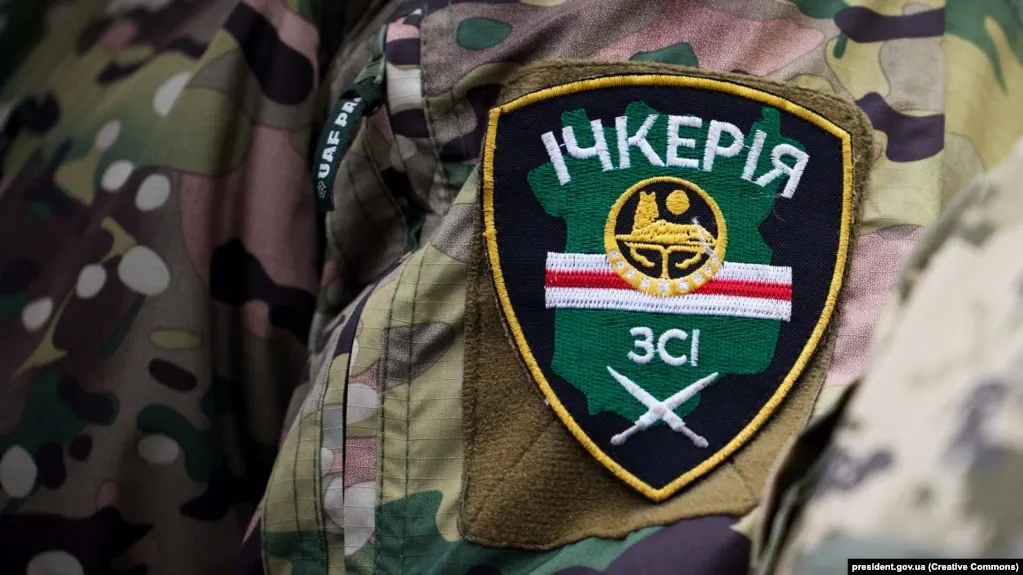 Росфинмониторинг добавил Чеченскую Республику Ичкерию и её зарубежные подразделения в перечень террористов и экстремистов после решения суда в Грозном, а её лидеру Ахмеду Закаеву вменяют создание террористического сообщества и участие в боевых действиях на стороне Украины.