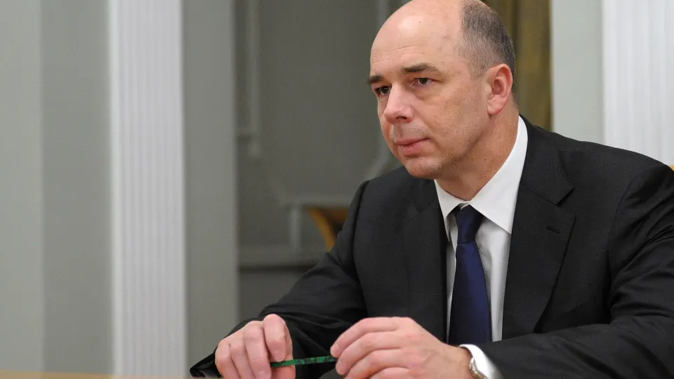 Министерство финансов применяет искусственный интеллект для подсказок при распределении бюджетных ресурсов и в работе налоговых и таможенных служб. Окончательные решения по-прежнему принимают специалисты; это происходит на фоне рекордного дефицита бюджетов в 2025 году.