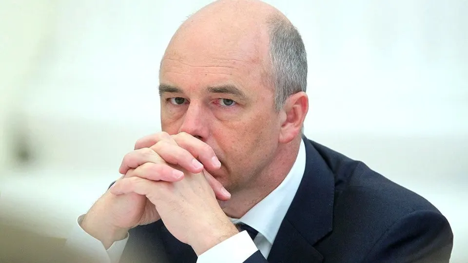 Глава Минфина Антон Силуанов заявил, что по итогам года суммарный дефицит консолидированных бюджетов регионов вырастет примерно до 1,9 трлн рублей; регионам рекомендовано провести бюджетную консолидацию и сократить дефицит до 1 трлн.