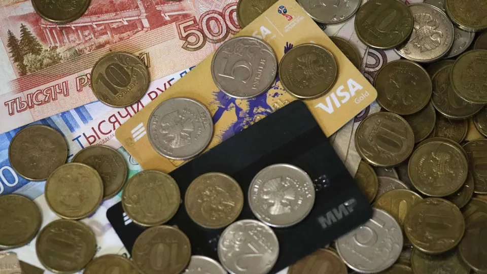 Регулятор и налоговая прорабатывают «красные флаги» для переводов, обмен данными по ИНН и пороговые требования к подтверждению доходов — предполагается автоматизация проверок и выявление незадекларированных поступлений.