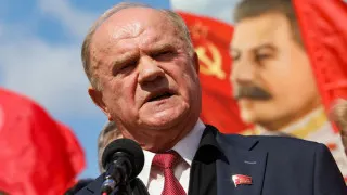 Лидер КПРФ Геннадий Зюганов на заседании Госдумы заявил, что российская экономика «провалилась до дна» и без срочных мер страну осенью может ждать ситуация, похожая на 1917 год. Он отметил, что темы, поднятые блогером Викторией Боней в видеообращении к президенту, коммунисты ранее уже поднимали в парламенте, но «в Кремле их не слышат».