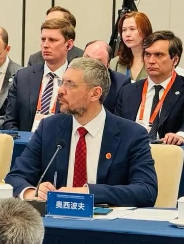 Губернатор заявил, что экономика региона увеличилась втрое благодаря росту товарооборота с КНР, развитию переработки и новым производствам; планы включают расширение погранпереходов и транспортных коридоров.