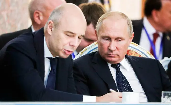 Дефицит бюджета-2026 уже составляет 5,9 трлн рублей. Минфин говорит о «коррекции» параметров и расходах из‑за внешних факторов, депутат утверждает, что ведомство не сможет выполнить представленный ранее бюджет.