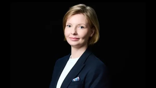 С 1 сентября владельцы и администраторы доменов в зонах .ru, .рф и .su обязаны проходить идентификацию через ЕСИА («Госуслуги»). Новое требование заставит компании пересмотреть управление цифровыми активами и доступами.