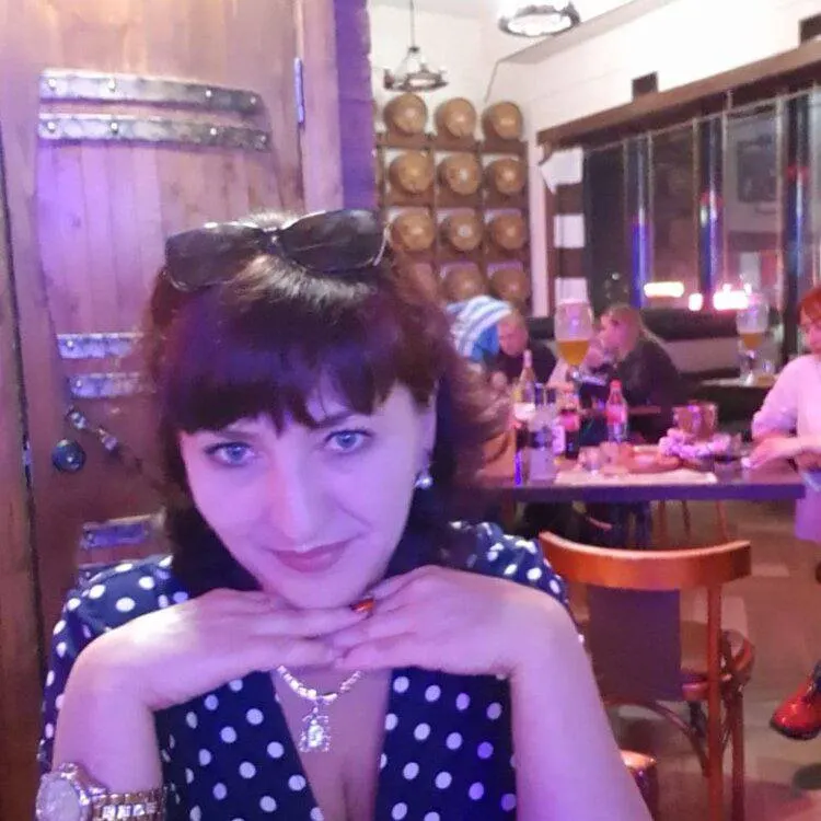 Жительница Камчатки записала интимное видео с участием своего партнёра и его возлюбленной и передала фрагменты в переписке. Суд признал её виновной в распространении порнографии и назначил условное лишение свободы на два года.
