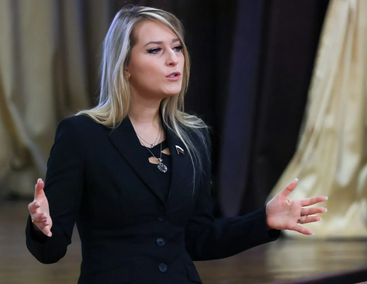 Депутатка от «Справедливой России» Яна Лантратова сменила Татьяну Москалькову на посту уполномоченной по правам человека. В биографии Лантратовой — работа с молодёжными организациями, претензии к деятелям культуры и обвинения в непрозрачных грантах.
