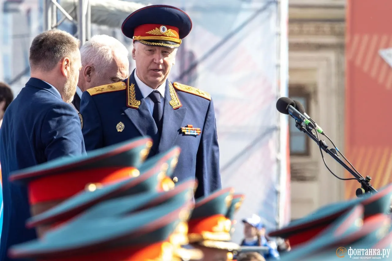 Гражданская жена погибшего моряка Антона Хрумова направила председателю Следственного комитета обращение с просьбой взять дело под контроль и усомнилась в выводах о якобы совершённом суициде.