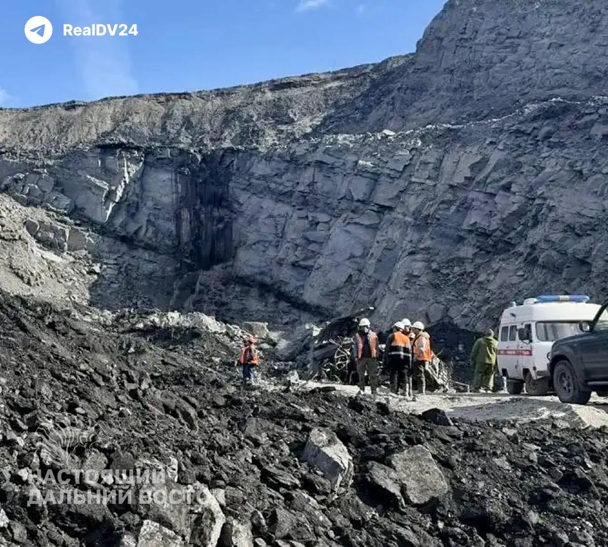 Работы по разбору завалов продолжались четыре суток — спасатели извлекли тела всех погибших. Личности установлены, с родственниками работают специалисты.