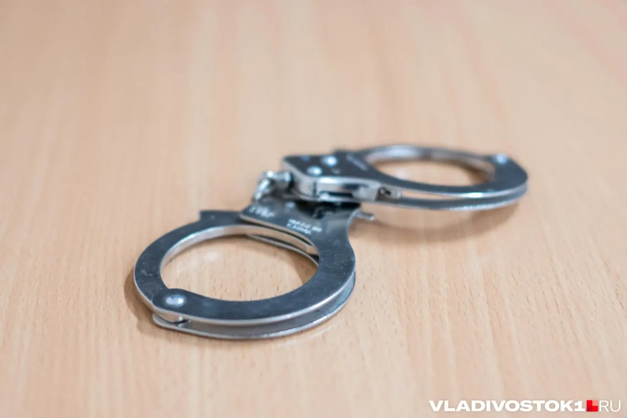 Суд признал трёх сотрудников полиции виновными в превышении полномочий при обращении с задержанным. Защита намерена обжаловать приговор и направила жалобы в надзорные инстанции.