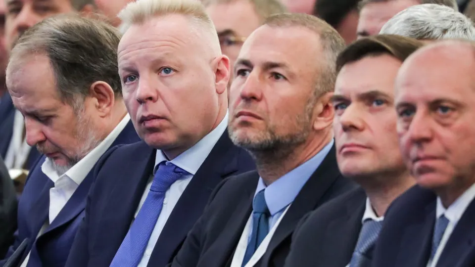 Крупная российская бизнес‑ассоциация предложила скрыть в интернете данные по искам компаний, которые требуют возмещения убытков и возвращения замороженных активов в связи с западными санкциями. Инициатива обсуждается в администрации и профильных ведомствах; у неё есть как сторонники, так и критики.