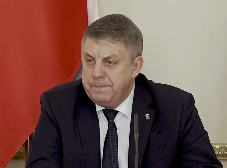 После отставки, принятой президентом 13 мая, экс‑губернатор Брянской области Александр Богомаз получил мандат депутата Госдумы от «Единой России». Одновременно с этим ушёл в отставку глава Белгородской области Вячеслав Гладков.