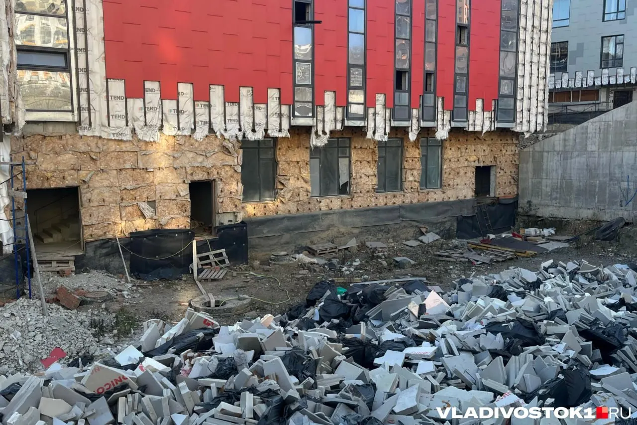Комиссию признала победителем ООО «СЭМ» по контракту на 4,2 млрд руб.; окончательное имя подрядчика можно установить по документам на портале госзакупок.