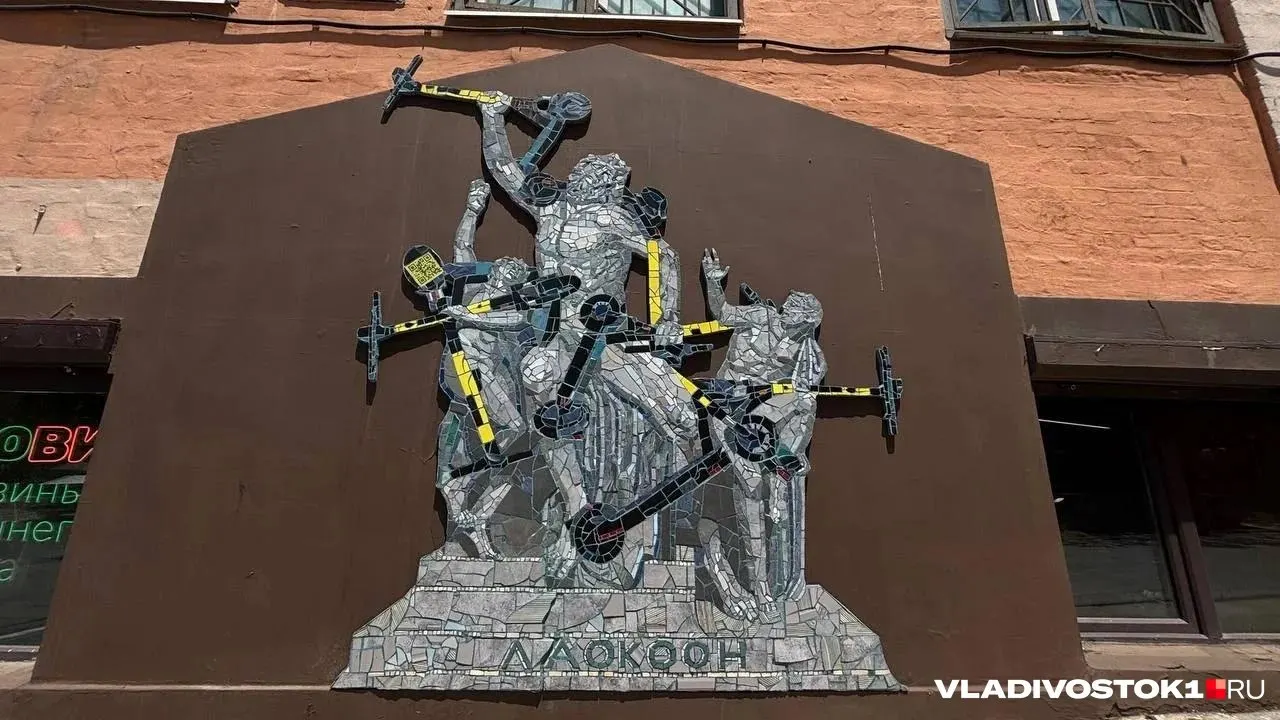 Авторы и жители города добились сохранения арт‑объекта на улице Адмирала Фокина; создатели планируют выпуск тематического мерча.