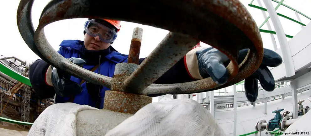 Утром 25 июня беспилотники атаковали Уфимский нефтеперерабатывающий комплекс — пострадали установки на двух крупных заводах, на территории зафиксированы пожары. Власти подтвердили налёт, возможны проблемы с топливоснабжением.