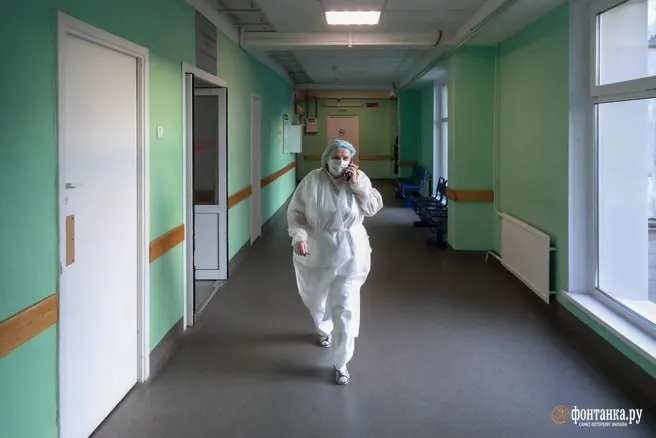 Сотрудницы Седанкинского дома‑интерната в Надеждинском районе Приморья направили коллективное обращение губернатору: они жалуются на сокращение зарплат, систематические нарушения трудовых прав и отсутствие условий для полноценного ухода за маломобильными проживающими.