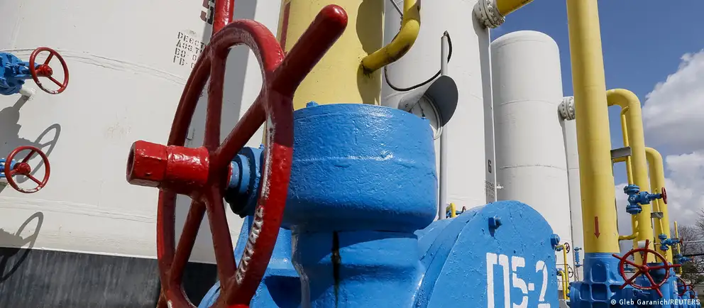 Украина не продлила контракт с «Газпромом», ссылаясь на интересы национальной безопасности. Наибольший удар пришёлся на Молдову, тогда как Словакия, Чехия и Австрия перенастроили схемы поставок; Венгрия продолжит получать газ через «Турецкий поток».