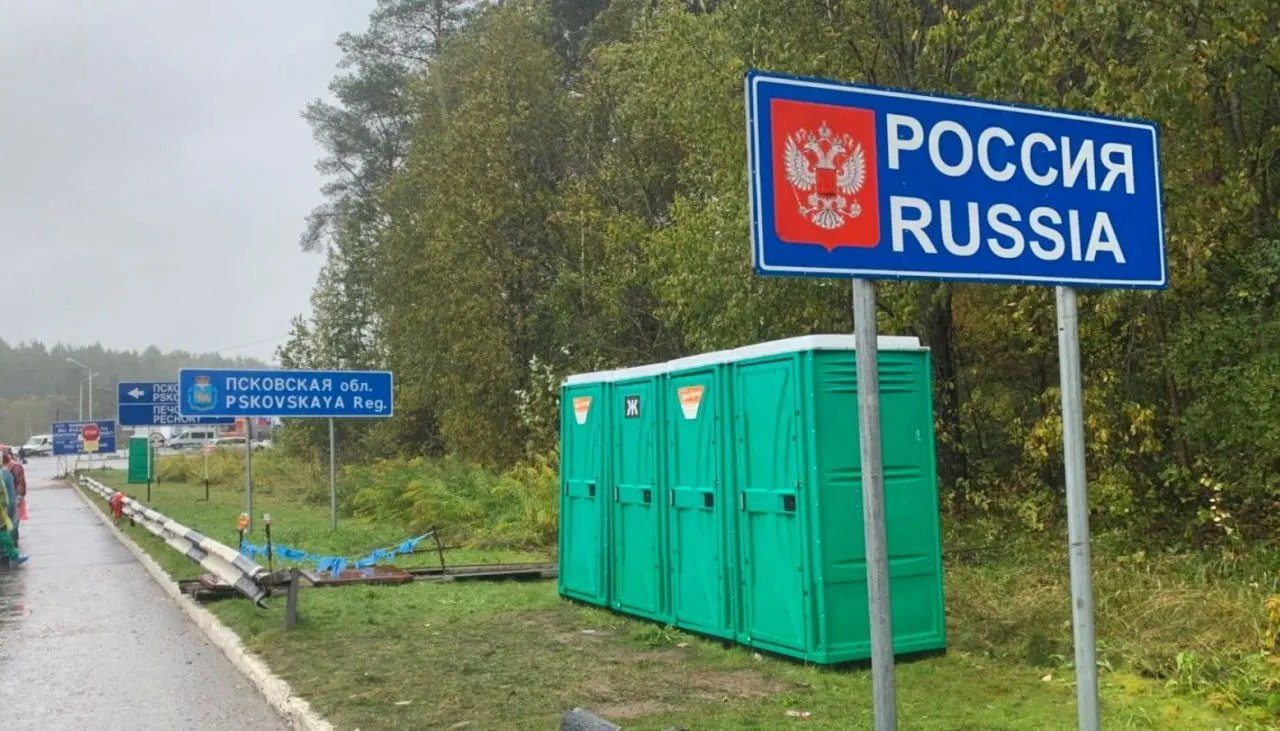 В 21-м пакете санкций Евросоюз планирует ввести полный визовый запрет для тех, кто служил в российских вооружённых силах или прокси‑формированиях с начала полномасштабного вторжения. Остаются вопросы о критериях составления списков, применимости к срочникам и дезертирам; окончательные документы ожидаются к 15 июля.
