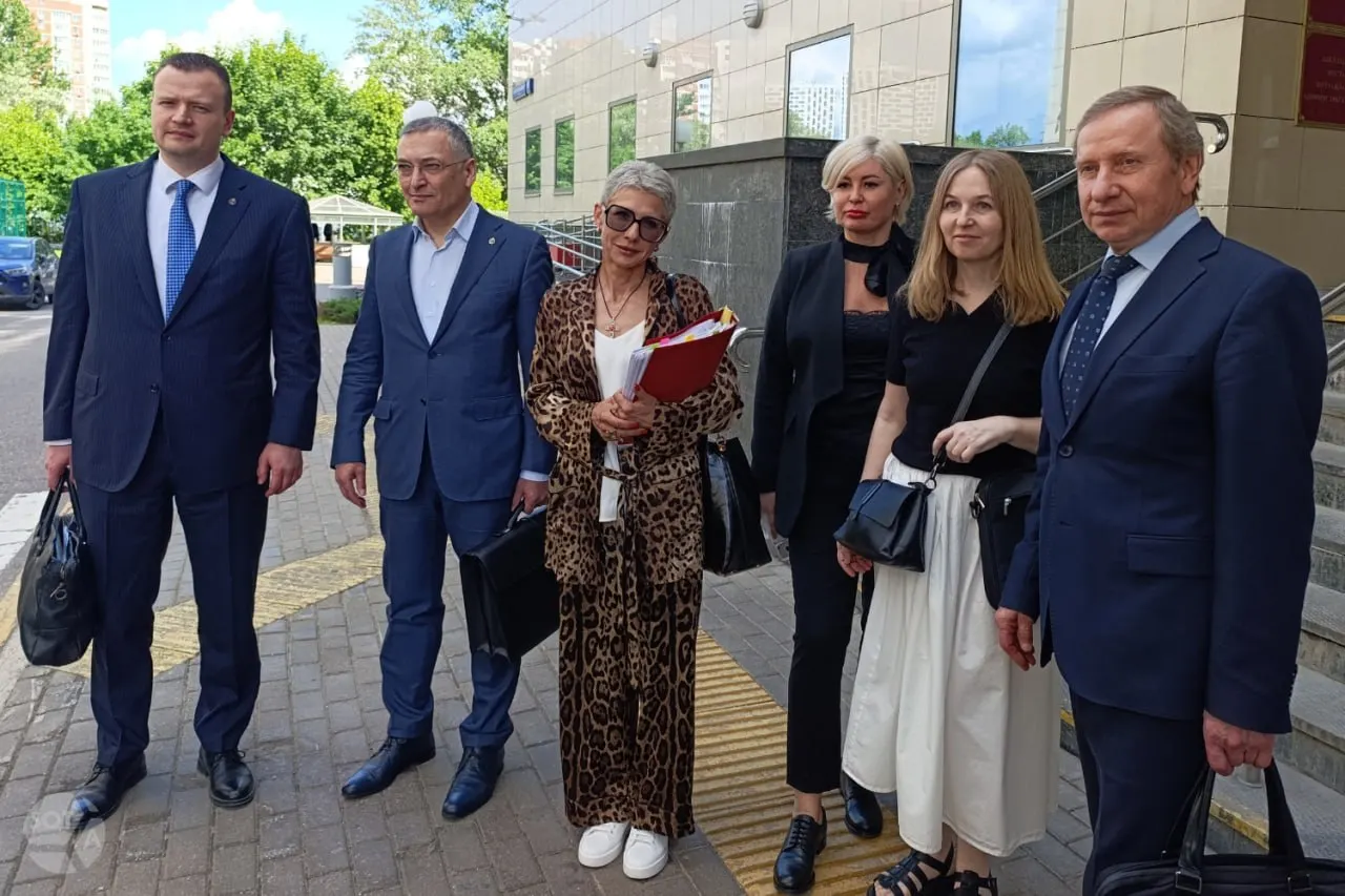 Апелляционная инстанция оставила в силе решение о лишении статуса адвокатов Алексея Басистова, Дмитрия Проводина и Юлия Тая. Защита утверждает превышение полномочий Минюста и настаивает, что такие вопросы должны решать органы адвокатского сообщества.