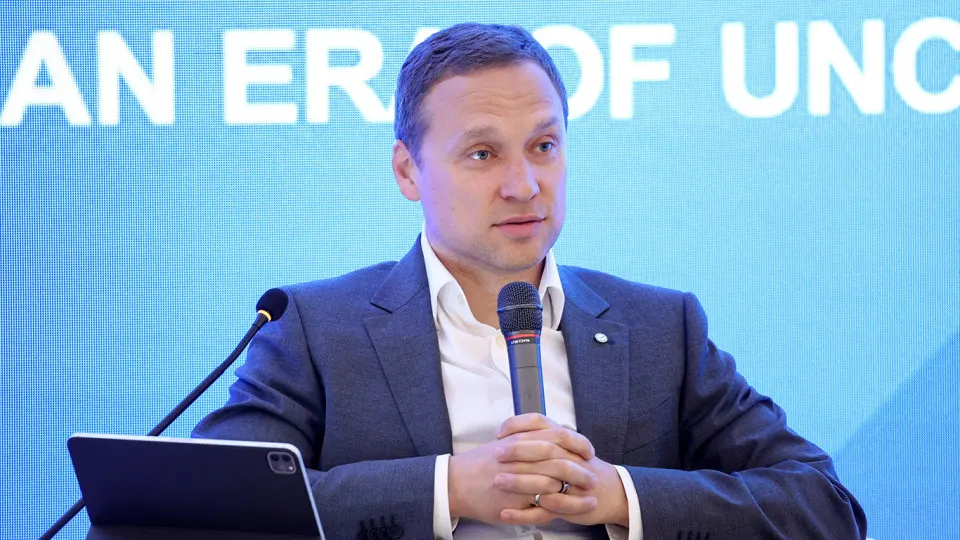 Зампред правления крупного банка предупредил, что изъятие наличности со счетов ускоряется: деньги не возвращаются в банковскую систему, что связано с ростом налоговой нагрузки, ужесточением контроля и переходом части бизнеса на расчёты наличными.