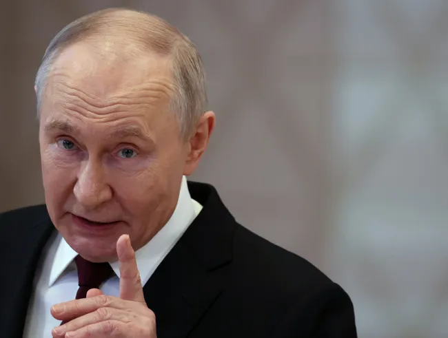 В 25‑минутном интервью вечером 28 июня президент заявил, что дефицит топлива «не критический», назвал шаги по его устранению, отверг новое мирное предложение Киева и прокомментировал результаты саммита в Анкоридже.
