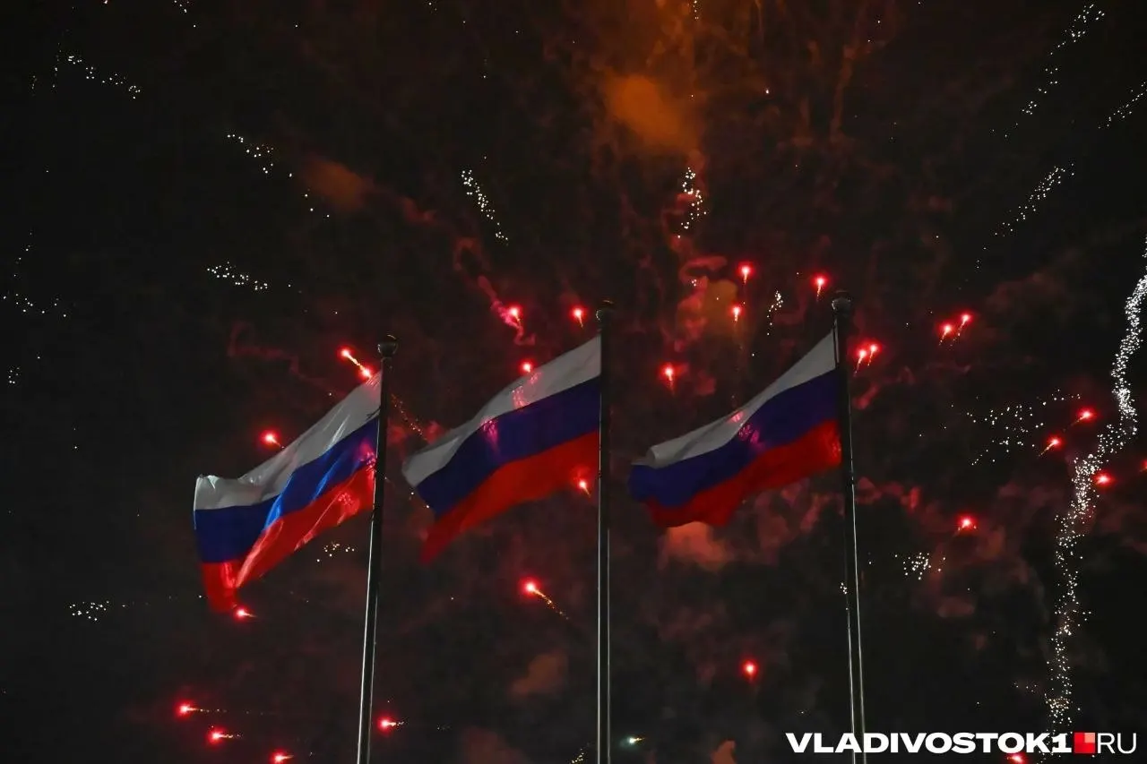 На центральной площади состоятся концерты, мастер‑классы, спортивные соревнования и тематические зоны, объединённые словом «РОДИНА».