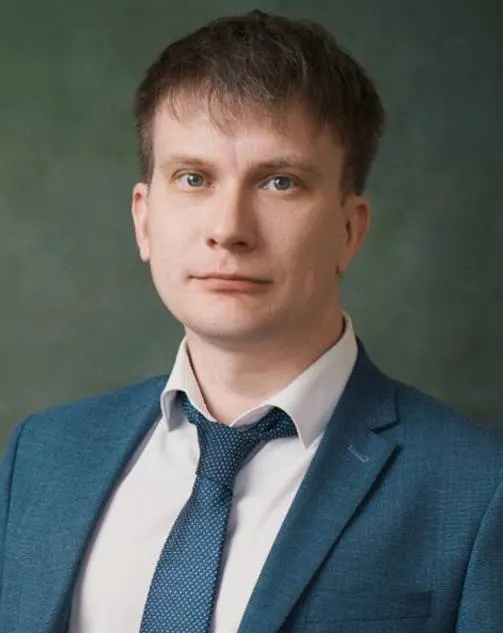 Вячеслав Кулаков завершил работу в Правительстве Забайкальского края. Кратко — что известно о его карьере, обязанностях и планах.