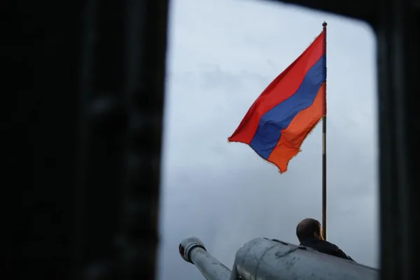 Россельхознадзор с 3 июня 2026 года ввёл бессрочный запрет на ввоз и транзит через Россию некоторых овощей, фруктов и сухофруктов из Армении — ограничения объясняют проблемами контроля и отсутствием механизмов подтверждения доставки.