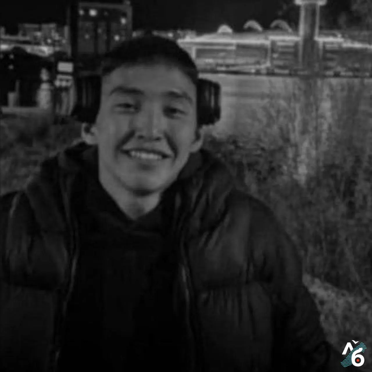 В Якутске прошло первое заседание по делу об убийстве первокурсника СВФУ: обвиняемому грозит до 15 лет заключения. Очевидцы утверждают, что ранее на подозреваемого не возбудили дело по другому избиению.