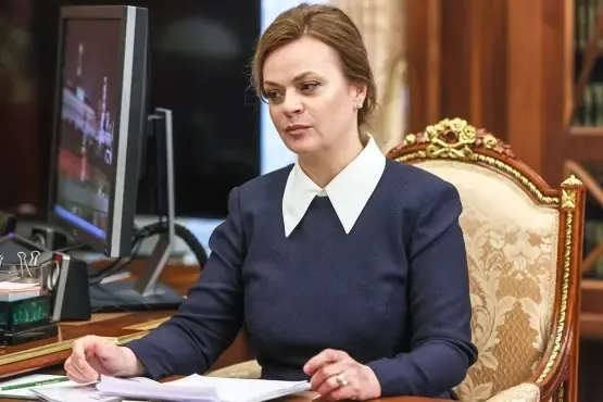 Президент подписал указ о включении в президиум Совета при президенте РФ статс‑секретаря — заместителя министра обороны и председателя фонда «Защитники Отечества» Анны Цивилевой. Сообщается, что у неё есть родственные связи с главой государства.