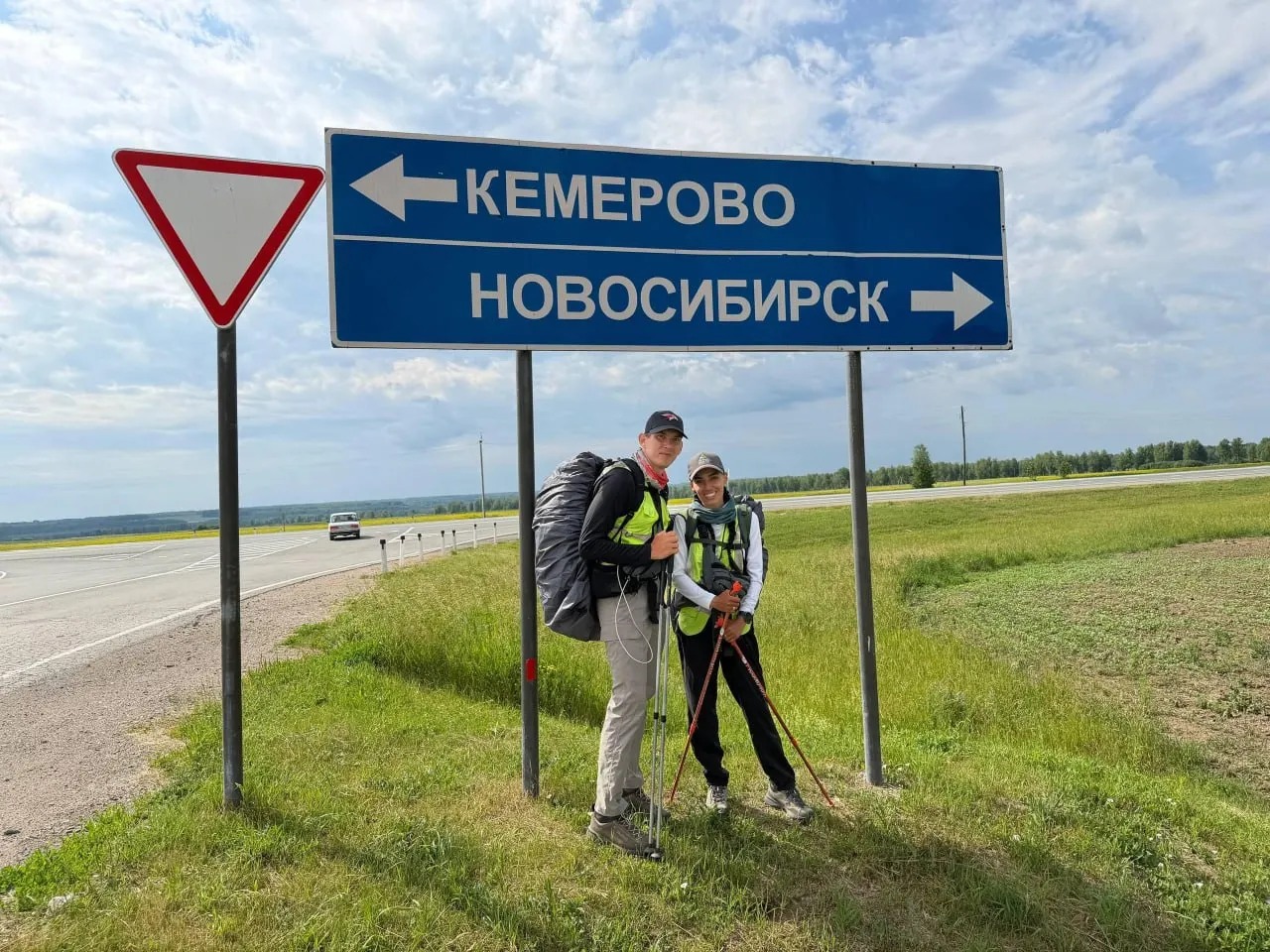 Супруги-путешественники начали маршрут в Москве и намерены завершить его во Владивостоке: на их пути уже были Тюмень и Кузбасс.