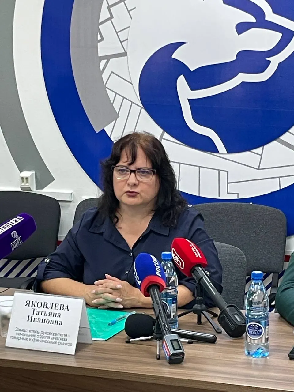Антимонопольная служба по Забайкалью провела мониторинг жалоб на повышение цен на бензин, не обнаружив признаков сговора; ведомство продолжает проверки и при необходимости передаст материалы в прокуратуру.