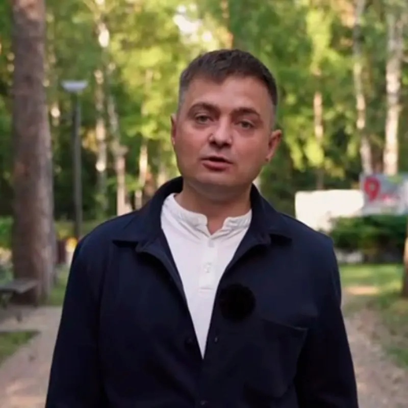 Александра Губина, выдвинутого в заксобрание Томской области по округу №19 (Северск), задержали по делу о самовольном оставлении части. Его затем отпустили, о прекращении дела не сообщается.