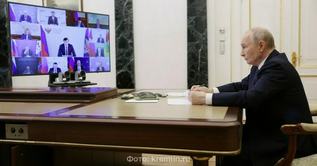 Президент распорядился как можно быстрее развернуть возможности малого и среднего бизнеса по производству нефтепродуктов и поручил обеспечить стабильную работу отрасли; предложение по этому направлению озвучил губернатор Иркутской области.