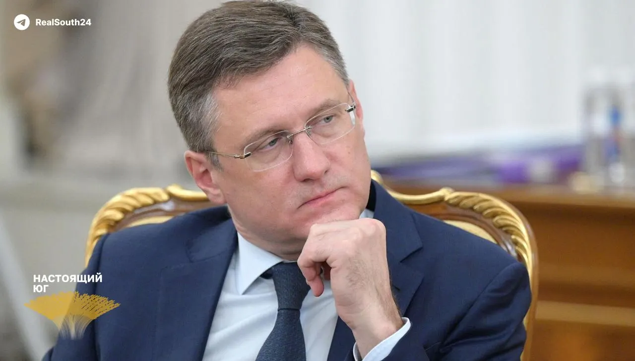 Вице‑премьер сообщил, что дефицит на АЗС связан с летним пиковым спросом и внеплановыми ремонтами НПЗ после прилётов беспилотников; правительство готовит экстренные меры.