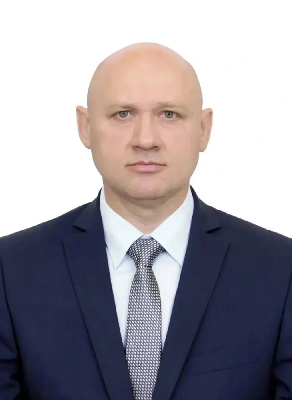 Партия «Новые люди» утвердила Александра Кадирова кандидатом от Забайкальского края на выборы в Госдуму. Коротко о биографии: служба по контракту, работа в региональных компаниях, мобилизация и награда.