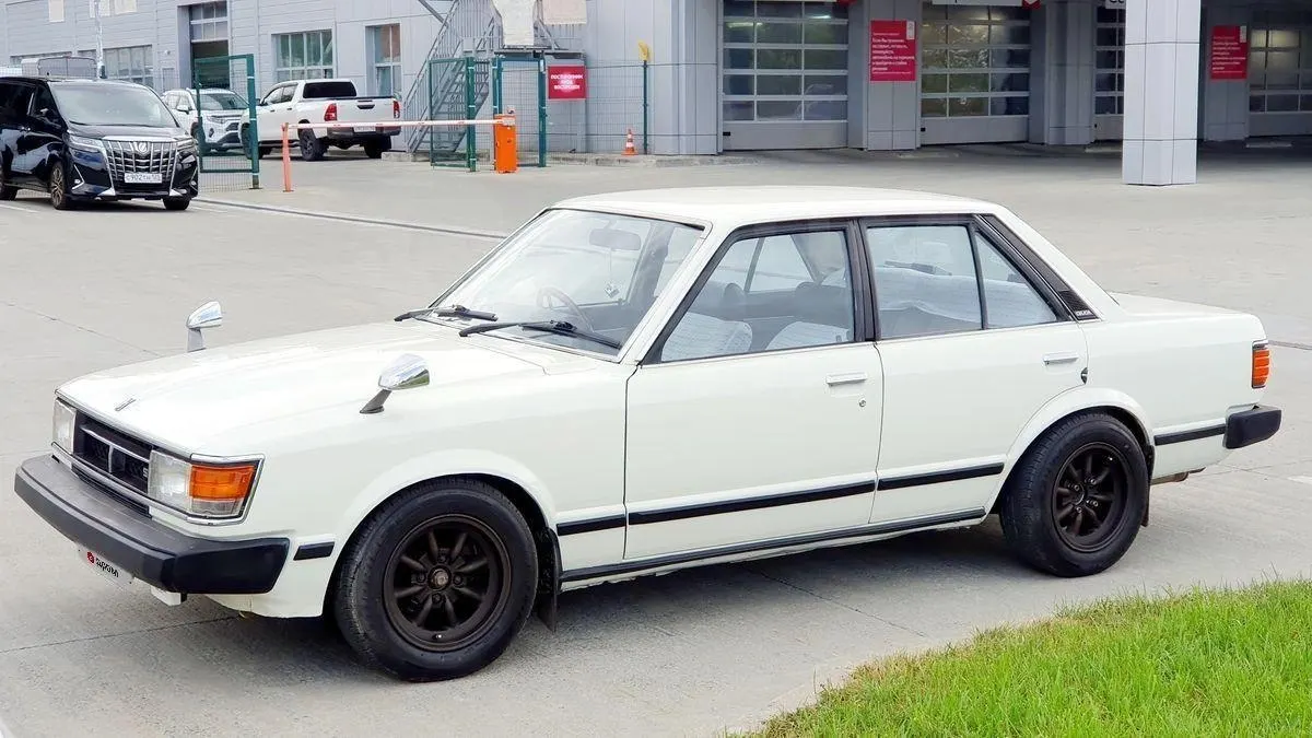 Во Владивостоке выставили на продажу заднеприводный Toyota Celica Camry 1981 года: пробег 77 000 км, цена — 820 000 ₽. Рассказываем об истории модели.