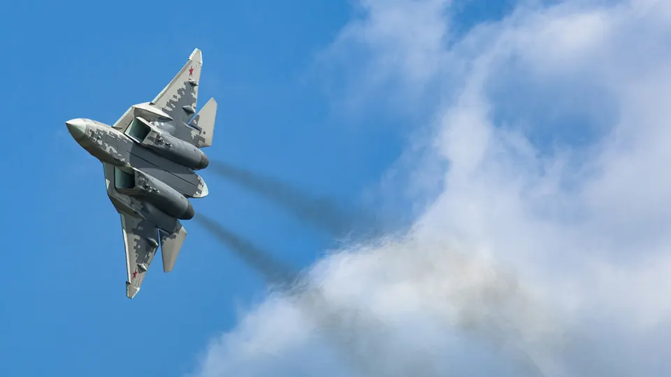 Министерство потребовало от АО «Авиационная и морская электроника» выплатить 257,1 млн рублей в связи с многолетней просрочкой по проекту «Дисплей-И7». Штрафы уже превысили стоимость работ, а масштабная программа по развитию отечественной электроники столкнулась с сокращением финансирования.
