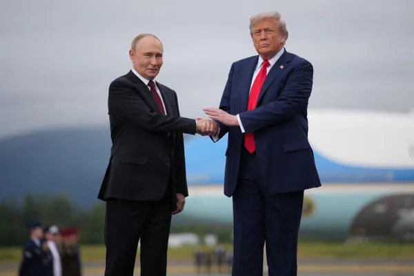 По данным информированных источников, Дональд Трамп планирует переговоры с Владимиром Зеленским на саммите НАТО 7–8 июля, а затем — телефонный разговор с Владимиром Путиным; в центре обсуждения — усилия по прекращению войны в Украине.