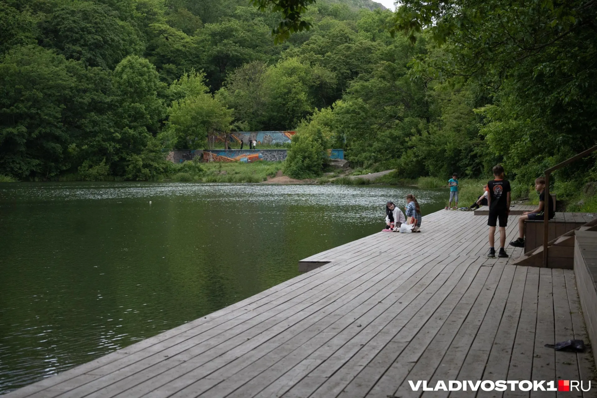 В рамках обновления парка в Минном городке планируют создать искусственную горную реку — элемент нового ландшафта, который поможет воссоздать атмосферу природы в городской среде.