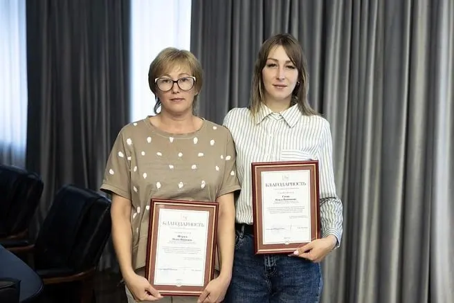 Во время отдыха на пляже две приморские женщины заметили тонущего ребенка, оказали первую помощь и вызвали скорую. Благодаря их смелости мальчик остался жив.