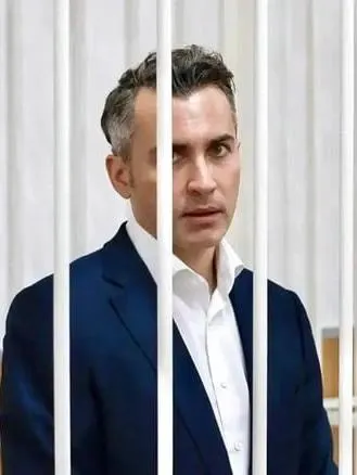Следствие продлило арест Константина Люльчева и его заместителя Виктора Мясника; обвинение — в присвоении, растрате и отмывании около 4,5 млрд рублей.