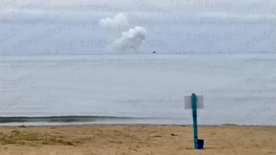 26 августа у военно-морской базы в Приморье произошёл взрыв. Рядом с Фокино фиксировали дым над морем; далее шли учения флота и обсуждалось усиление защиты подводных лодок от беспилотников.