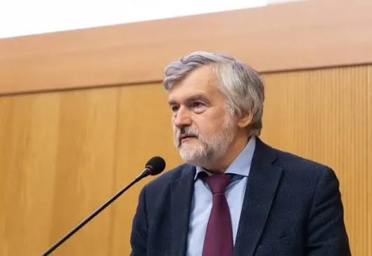 Главный экономист ВЭБа Андрей Клепач уволен после огласки его заявлений об экономическом отставании России.
