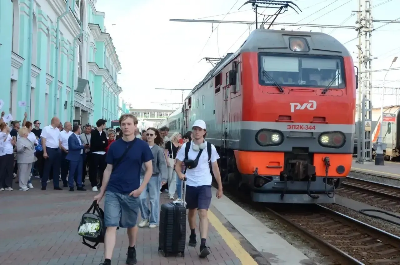 Передвижной состав проезжает через 84 города и продвигает выборы депутатов Государственной Думы.