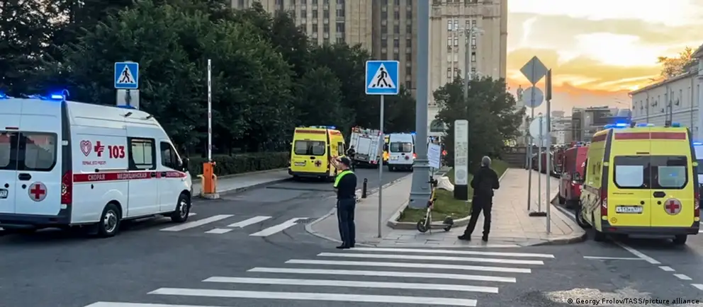 Вечером 1 августа у ресторана на Кудринской площади прогремел взрыв. По последним данным есть погибшие и тяжело раненные; следственные органы рассматривают версию покушения на главнокомандующего ВКС Александра Чайко. Возбуждено уголовное дело по статье о терроризме.
