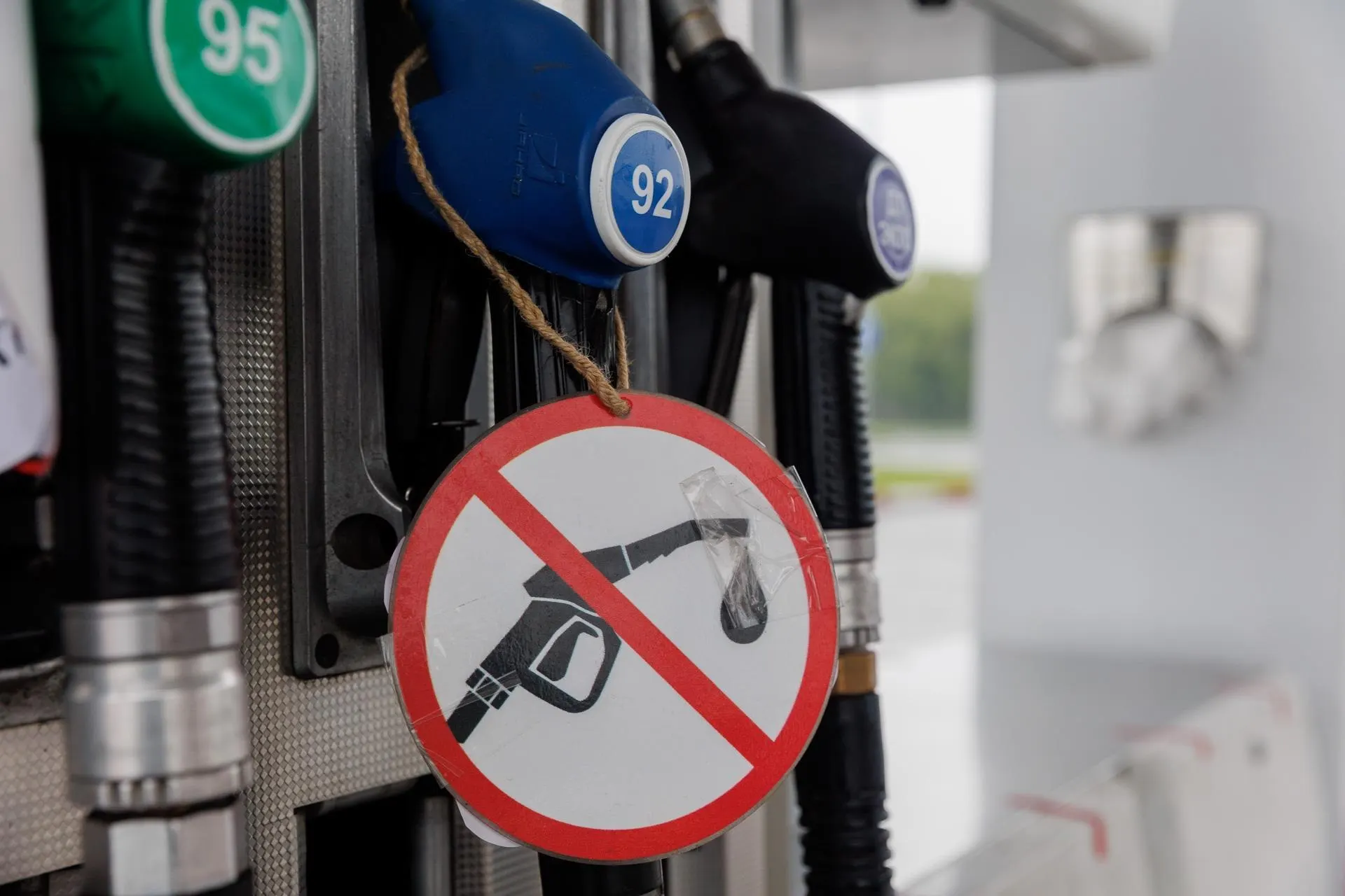Август может принести сложности для топливного рынка, несмотря на снижение очередей на АЗС.