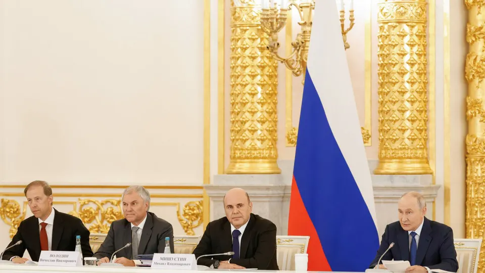 Обсуждены меры поддержки трудоустройства ветеранов после возвращения с фронта и усиление требований к работодателям.