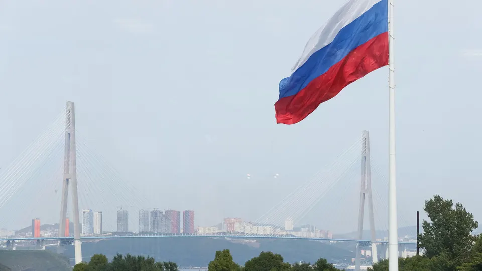 Во время Восточного экономического форума во Владивостоке вводят ограничения на связь, морскую акваторию и воздушное пространство, ограничение движения и доступ к кампусу ДВФУ. Рекомендовано иметь наличные; ограничения затронуты основные маршруты и близлежащие районы.