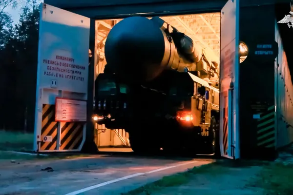 Учебные боевые блоки прибыли на полигон «Кура» на Камчатке; пуск призван подтвердить тактико-технические и летные характеристики ракетного комплекса.