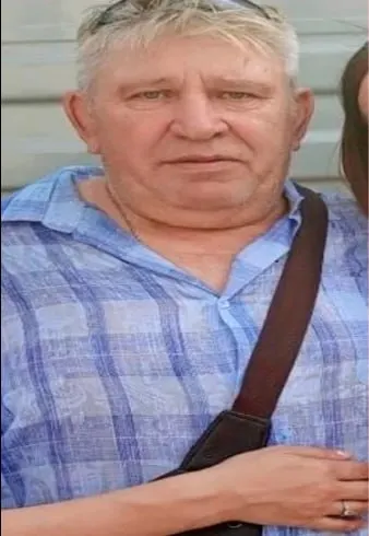 63-летний Вячеслав Алхимов пропал после выезда из дома в 5-м микрорайоне Читы на Toyota Land Cruiser; поисковые бригады работают, задействованы 23 человека, территорию прочёсывают квадроциклы и дроны.